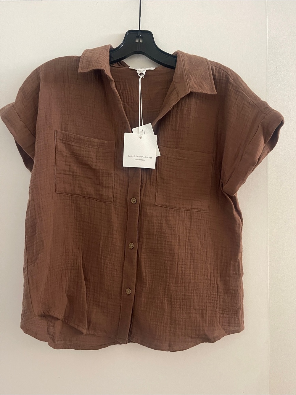 NWT beachlunchlounge Brown Short-Sleeve Button-Down Shirt